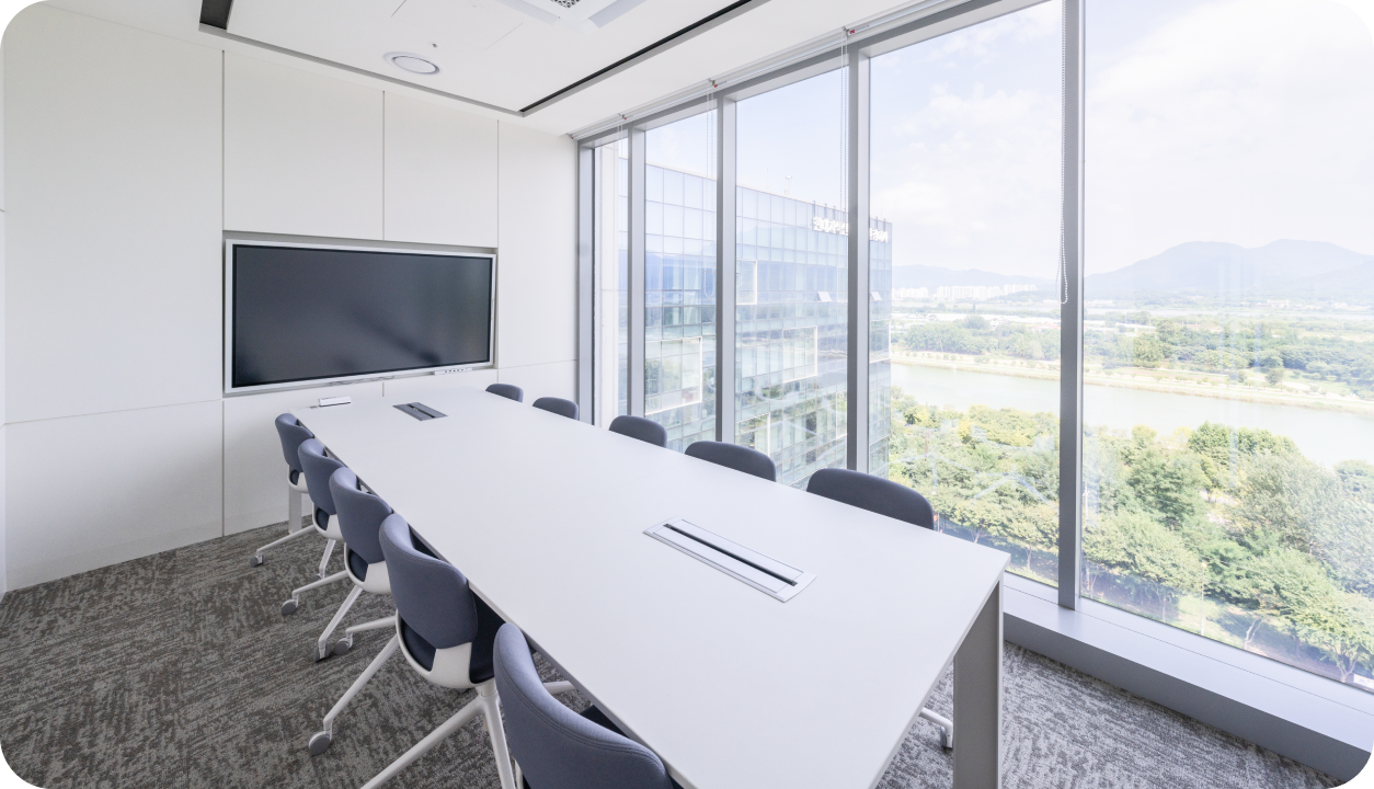 프리미엄 회의실 대여 | 공유오피스 한강뷰 회의실