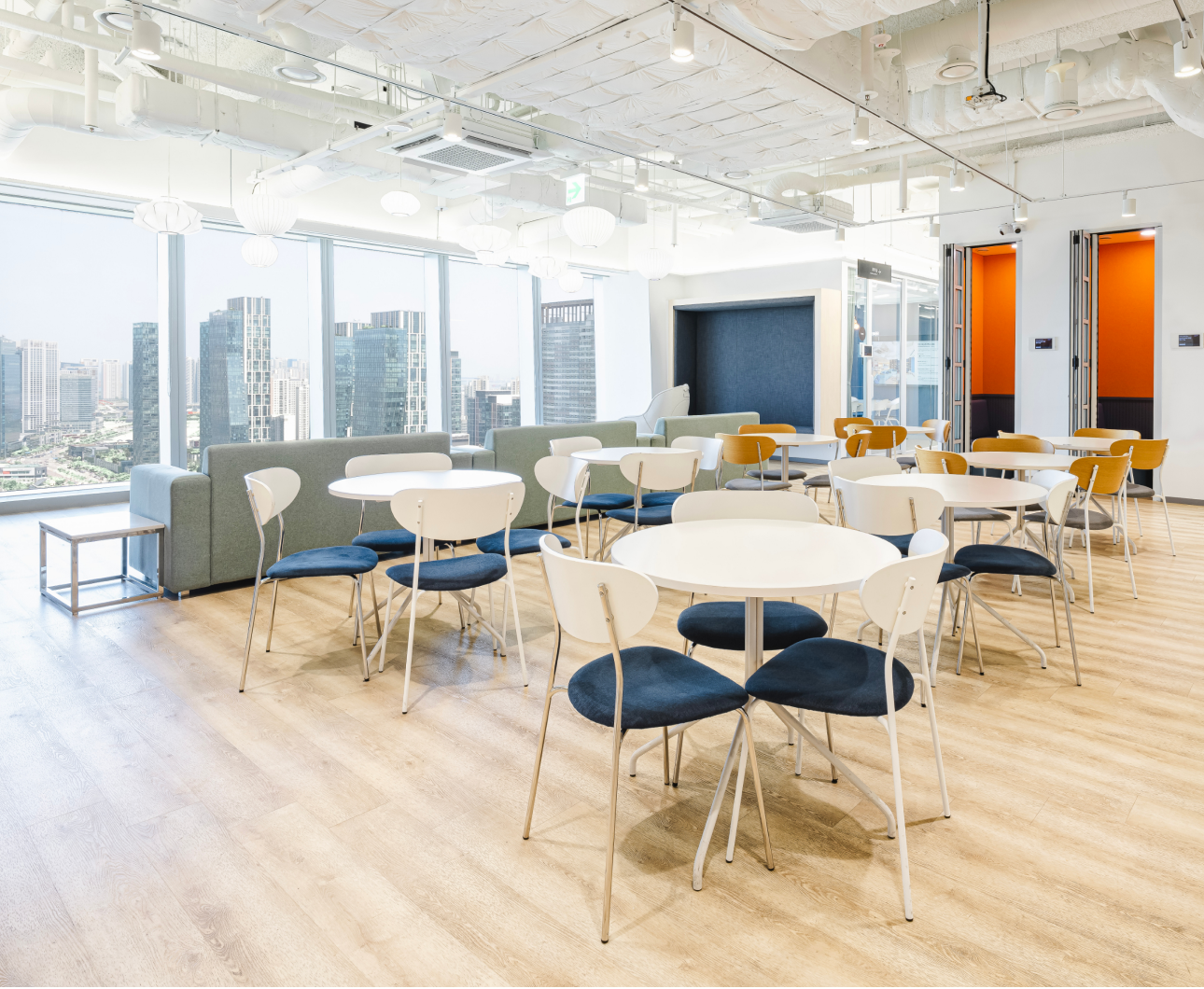 인천 공유오피스 회의실 | 센트럴파크뷰 라운지 및 무제한 커피 제공